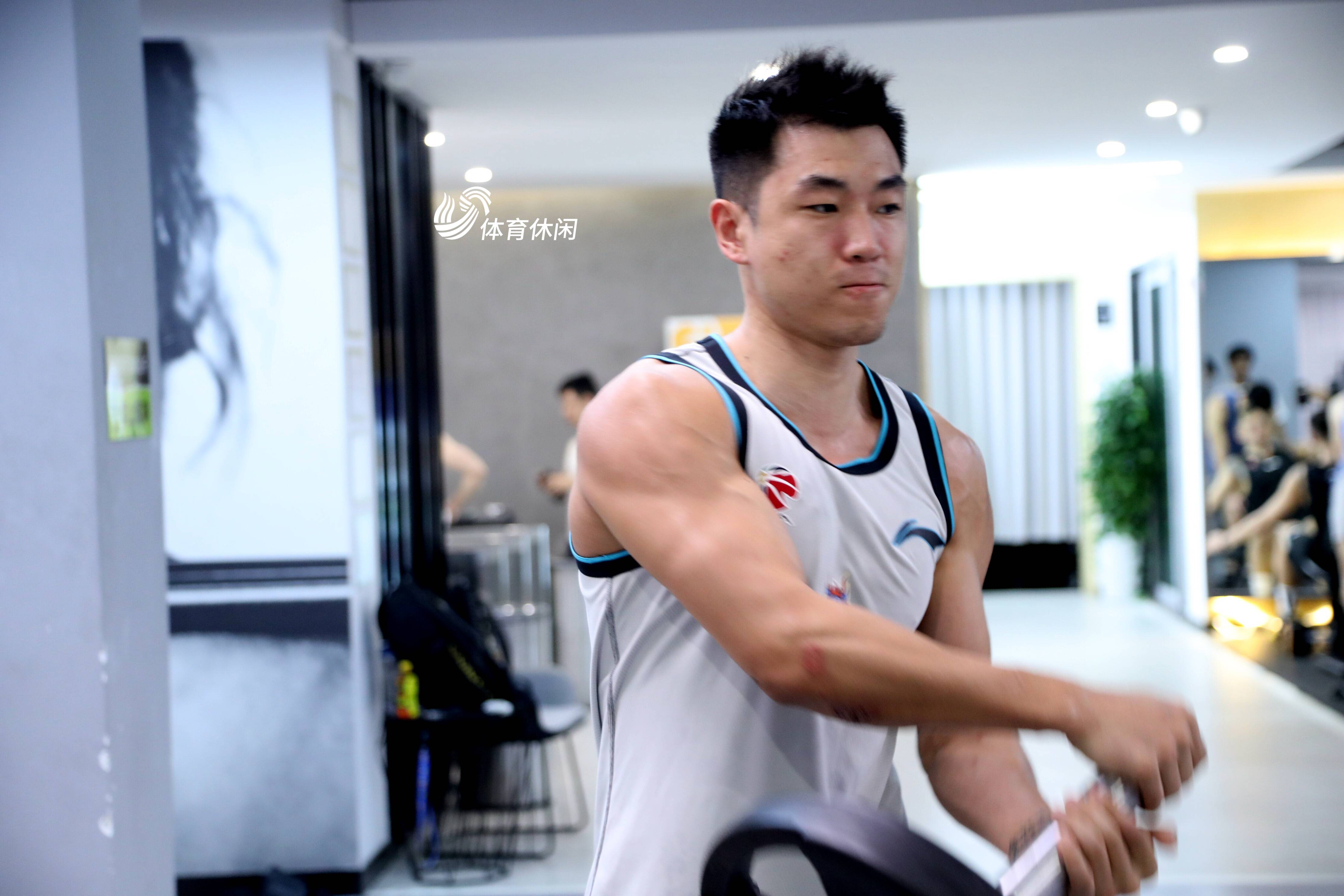 B体育-山东男篮备战对抗福建队，全队精神抖擞(山东男篮备战对抗福建队,全队精神抖擞了吗)