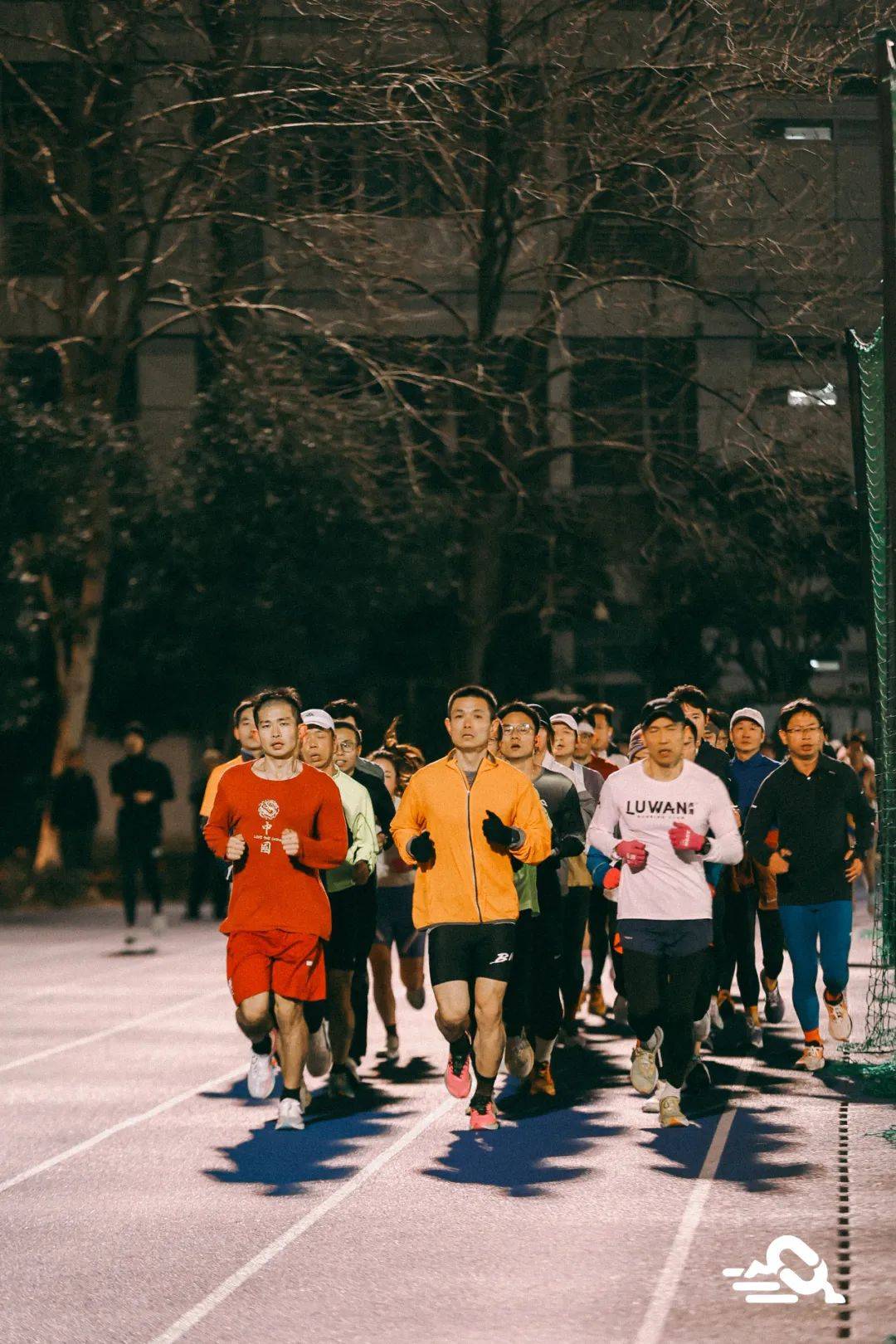 包含阿尔艾因攻防转换加快，比赛节奏全面提升的词条