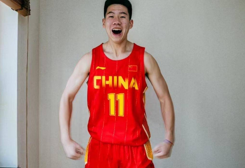 B体育app-U16男篮热身赛集锦杨子默17分，中国3分险胜新西兰的简单介绍