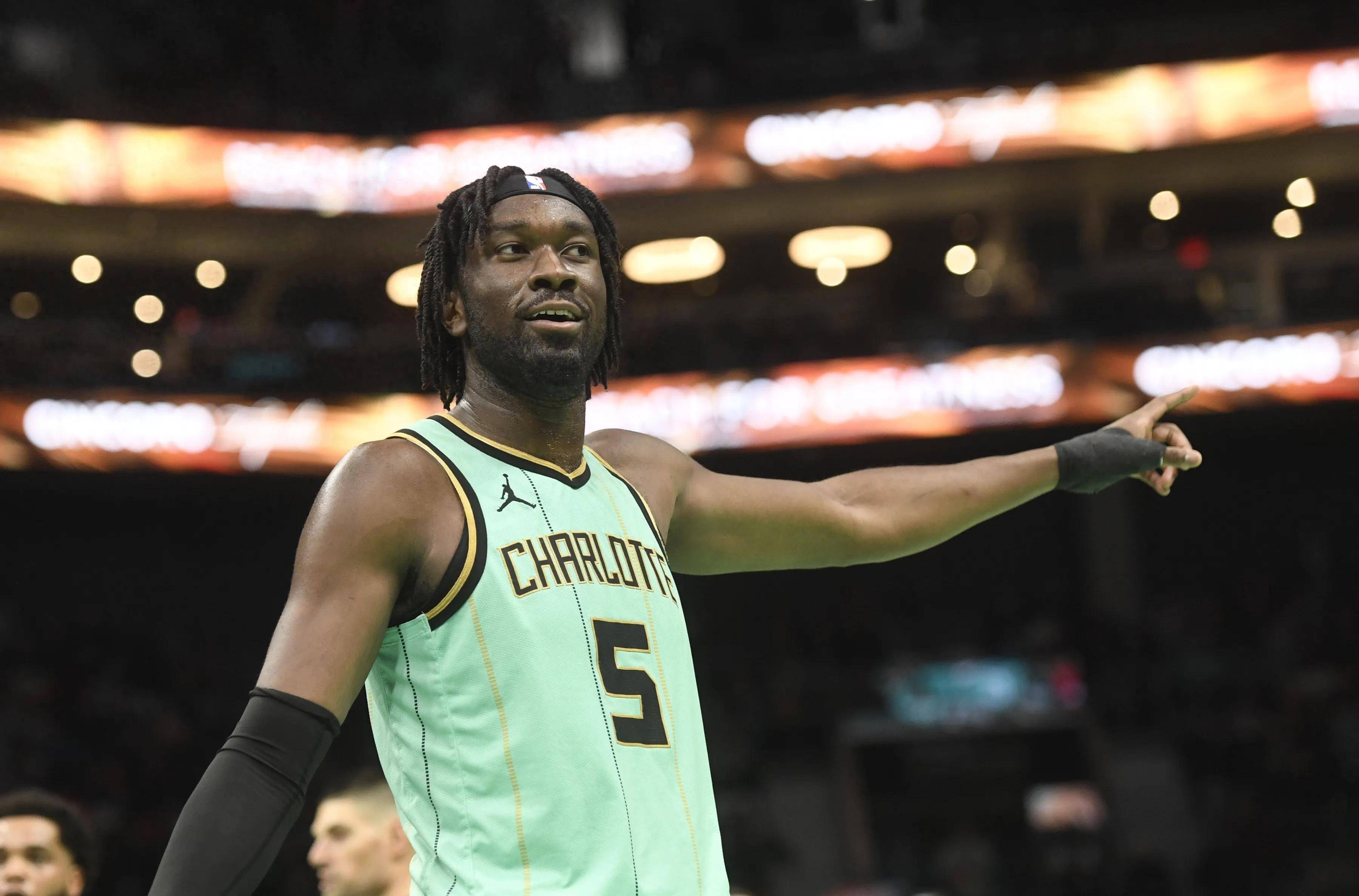 NBA选秀大会：夏洛特黄蜂和菲尼克斯太阳达成交易的简单介绍