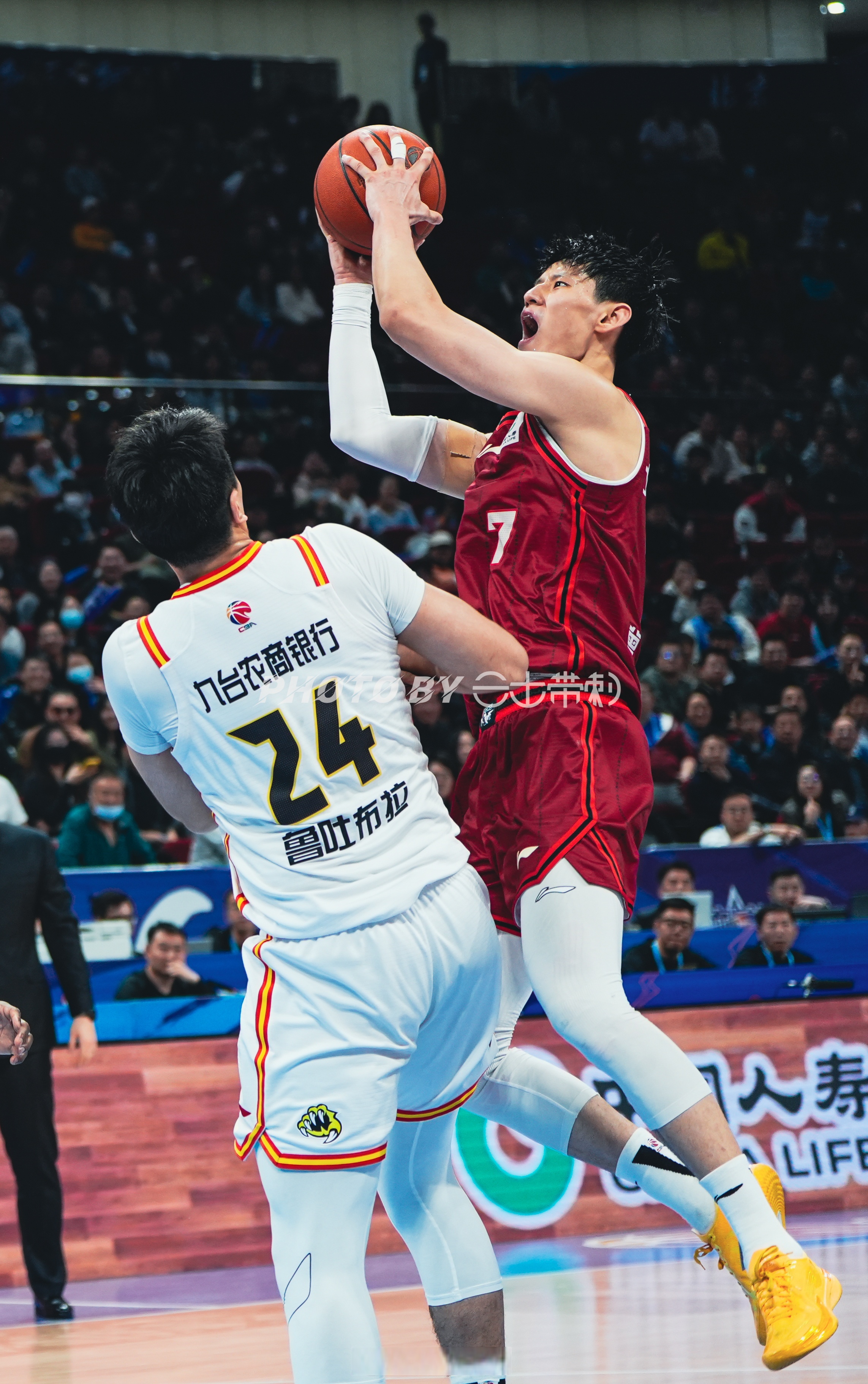 b体育 官网-关于男篮亚预赛集锦回顾：曾凡博14分8篮板，中国大胜关岛的信息