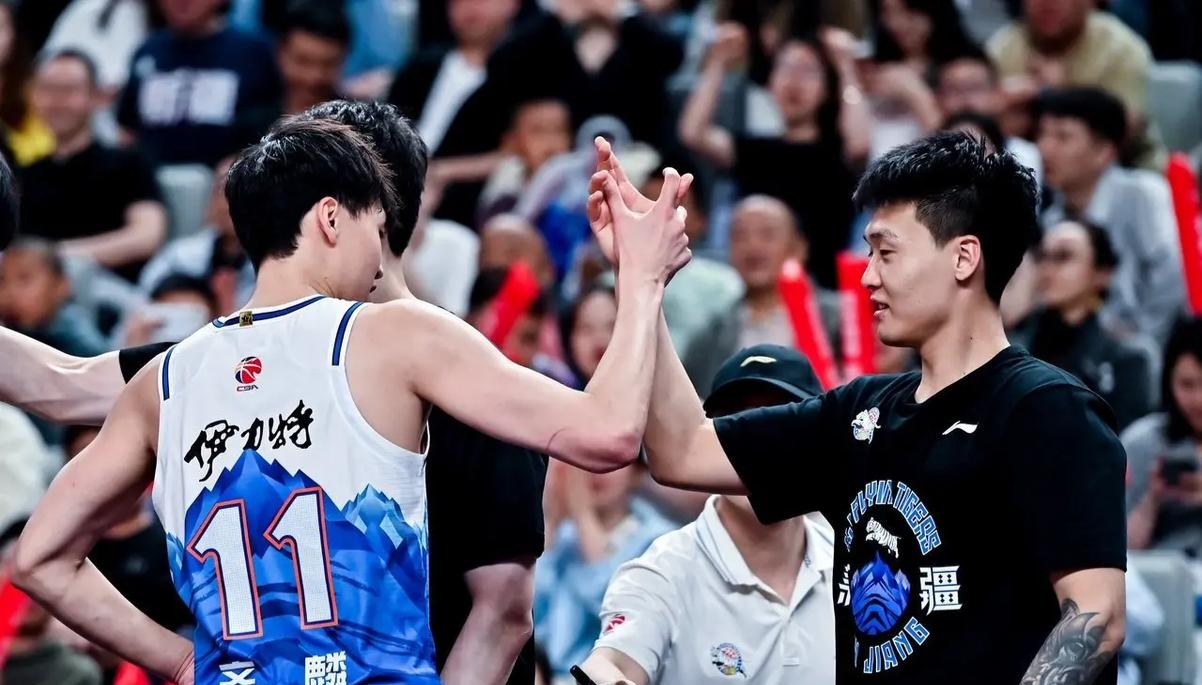 关于顶级后卫大秀绝技，带领球队轻松击败对手的信息