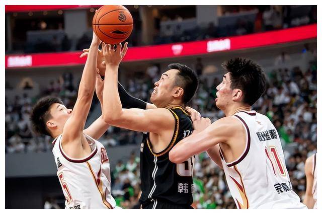 包含辽宁男篮以大比分击败浙江队的词条